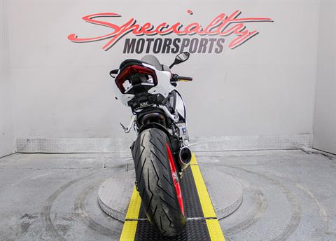 DUC007042 - 2022 - Ducati - Panigale V2 Rear View - Photo 6