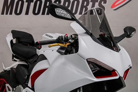 DUC007042 - 2022 - Ducati - Panigale V2  Front Right Zoomed In - Photo 14