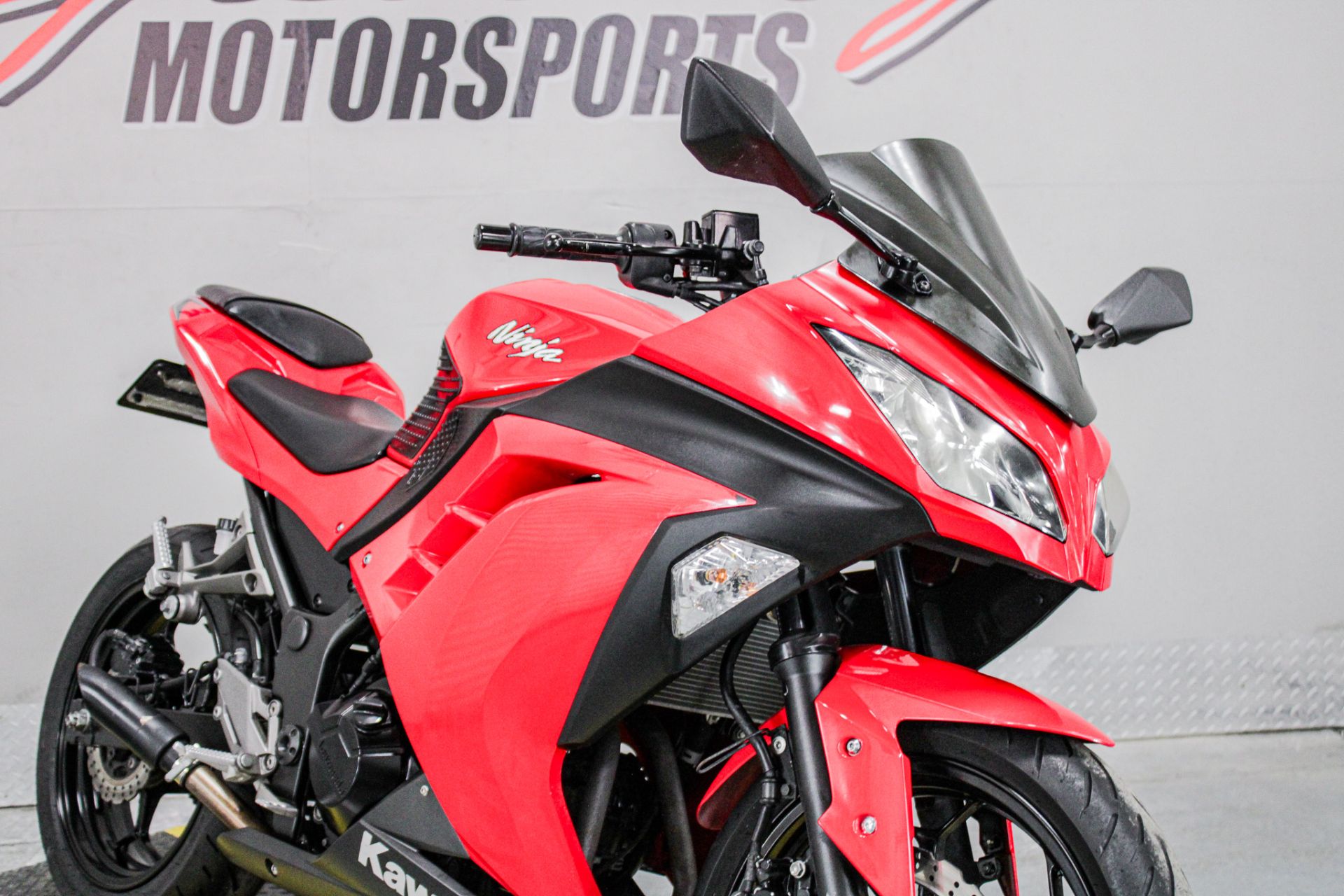 Front Right Zoomed In - Photo 14