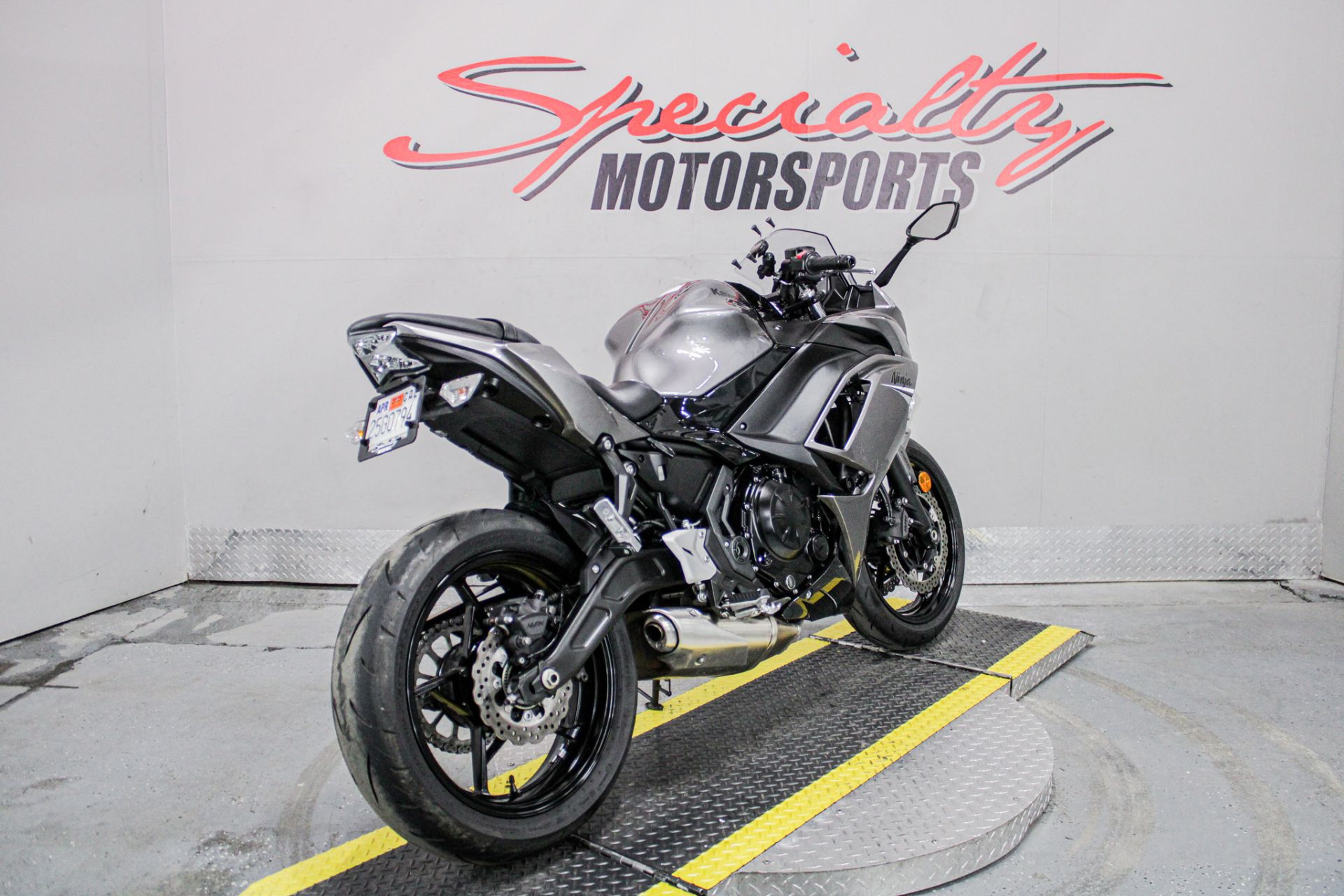 Rear Right Side Angle - Photo 5