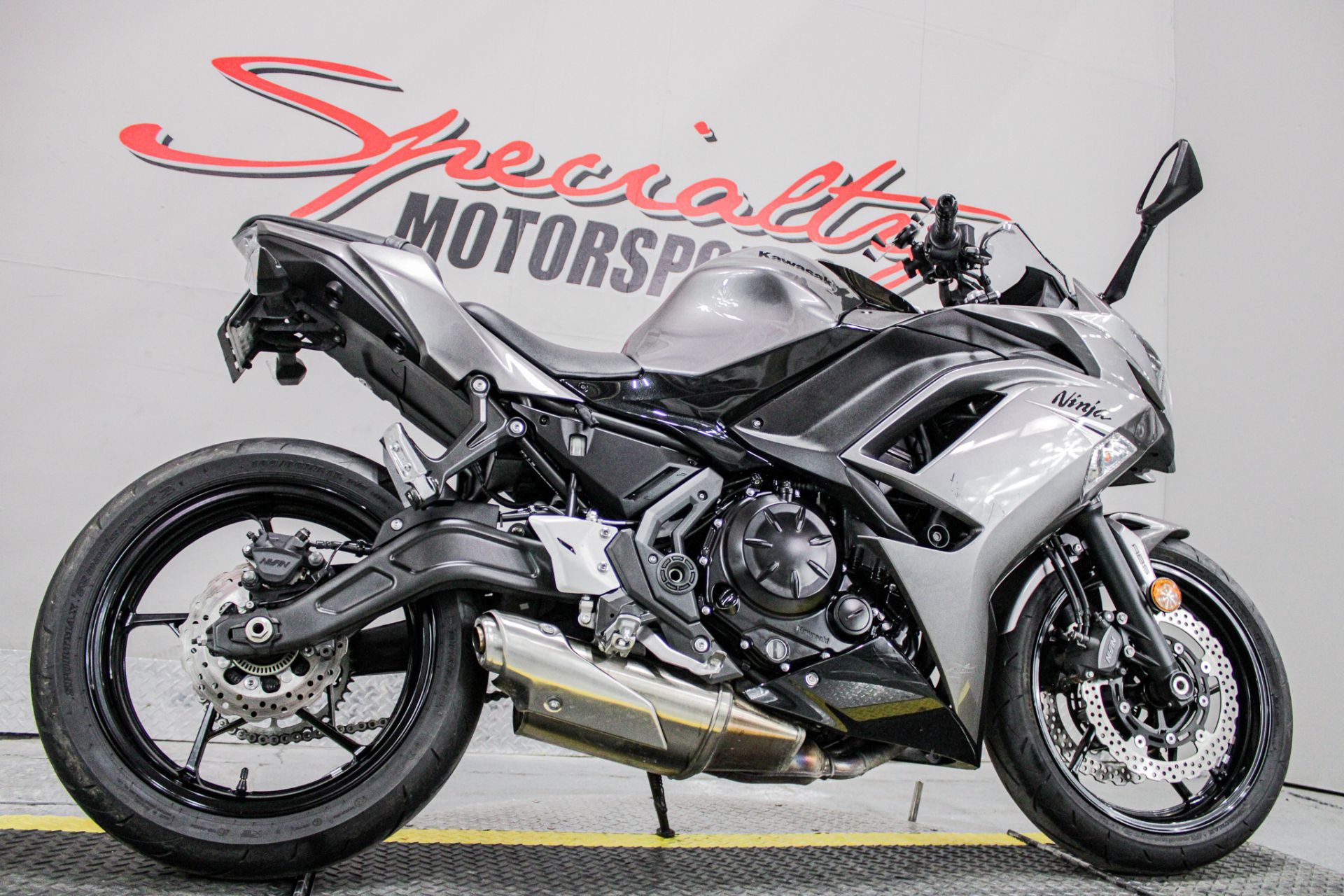 Lower Right Side Angle - Photo 15