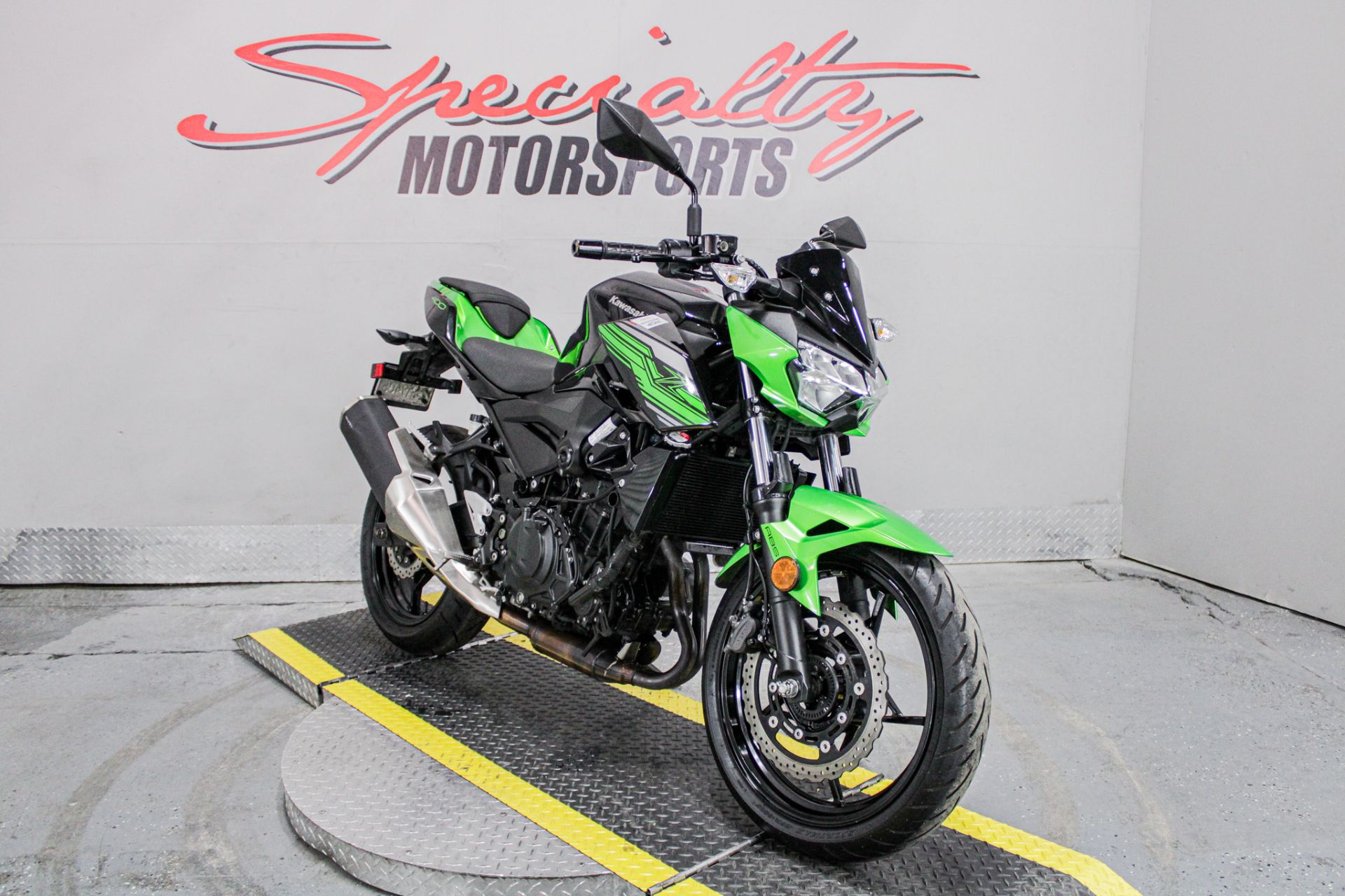 Front Right Side View - Photo 13