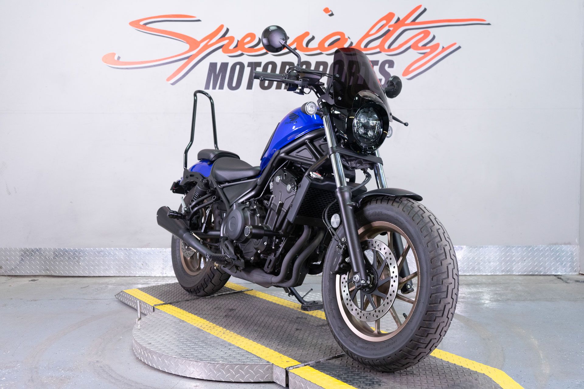 2023 Honda Rebel 500 ABS in Sacramento, California - Photo 2