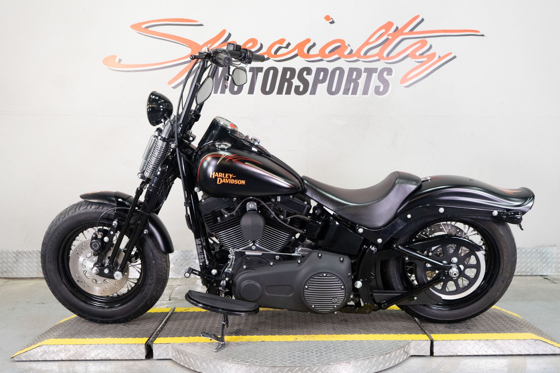 2009 Harley-Davidson Softail® Cross Bones™ in Sacramento, California - Photo 4