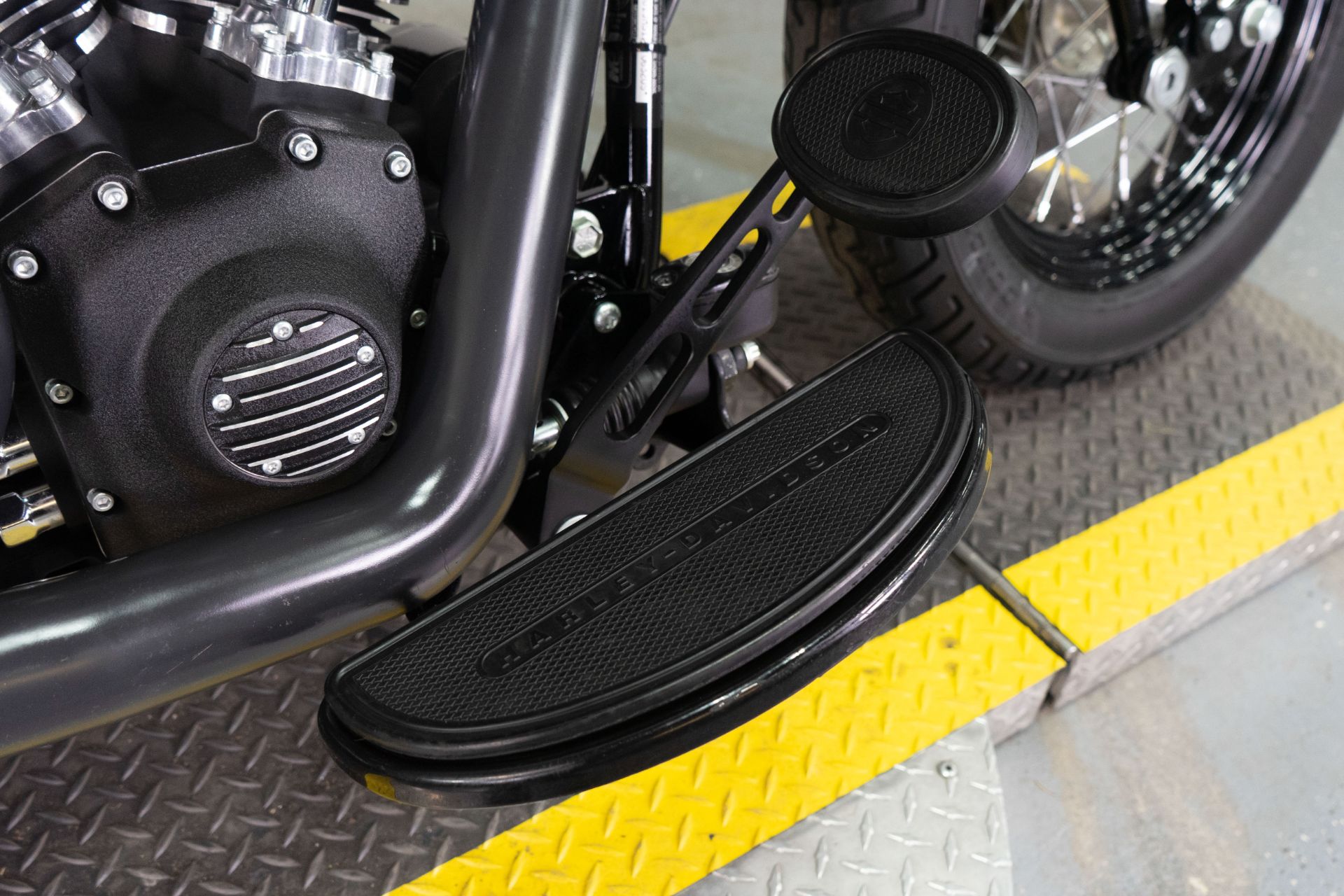 2009 Harley-Davidson Softail® Cross Bones™ in Sacramento, California - Photo 13