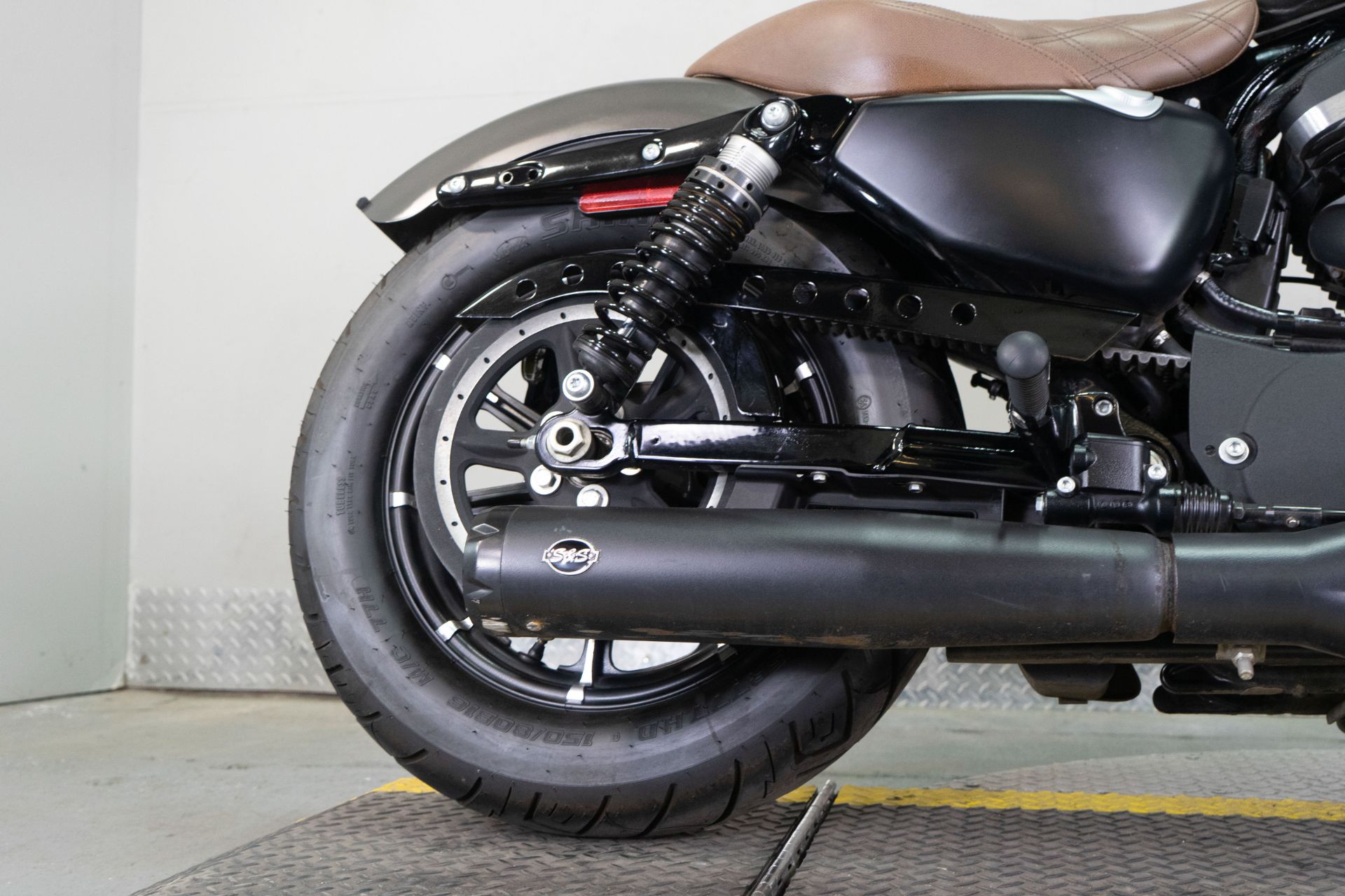 2018 Harley-Davidson Iron 883™ in Sacramento, California - Photo 9