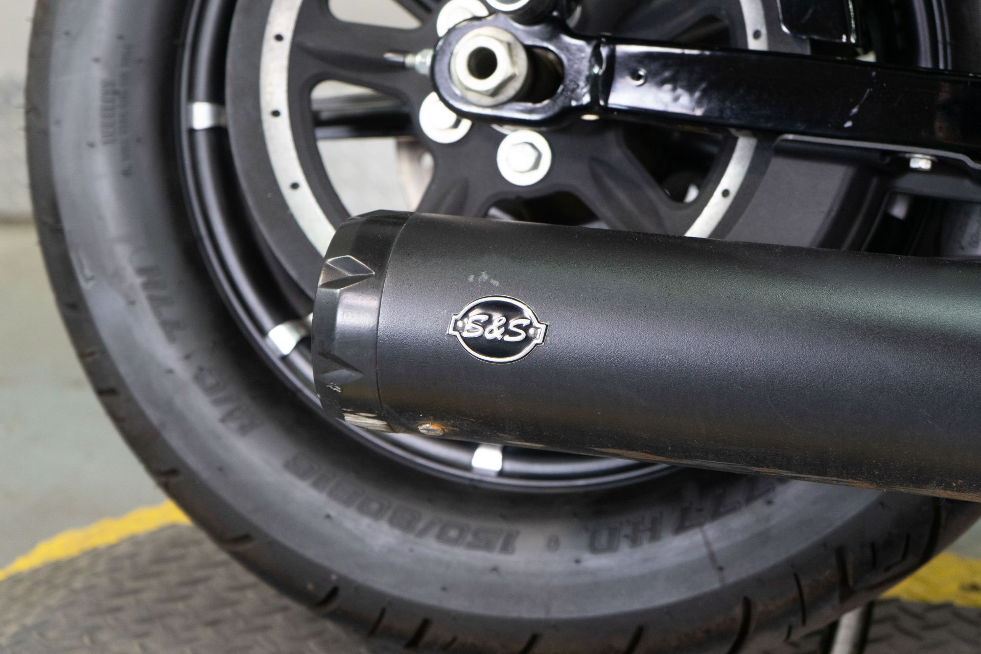 2018 Harley-Davidson Iron 883™ in Sacramento, California - Photo 12