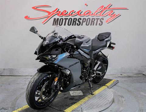 KAW024673 - 2025 - Kawasaki - Ninja ZX-6R KRT Edition ABS Front Left Side View - Photo 10