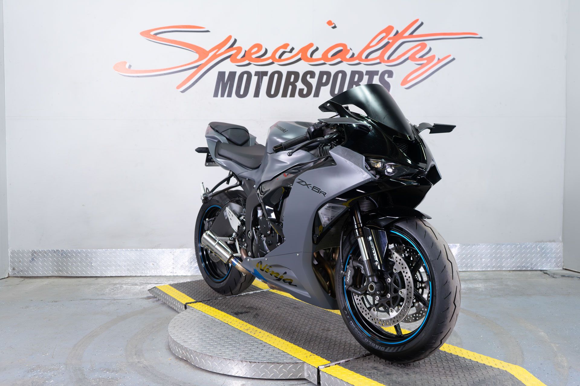 2025 Kawasaki Ninja ZX-6R KRT Edition ABS in Sacramento, California - Photo 2