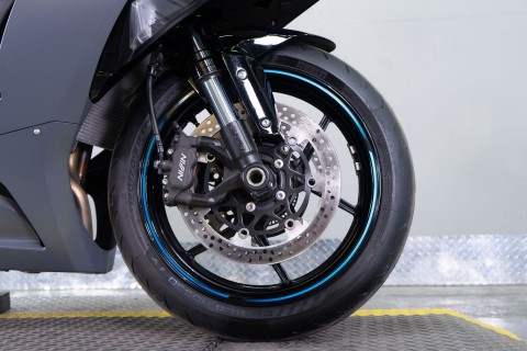 2025 Kawasaki Ninja ZX-6R KRT Edition ABS in Sacramento, California - Photo 9