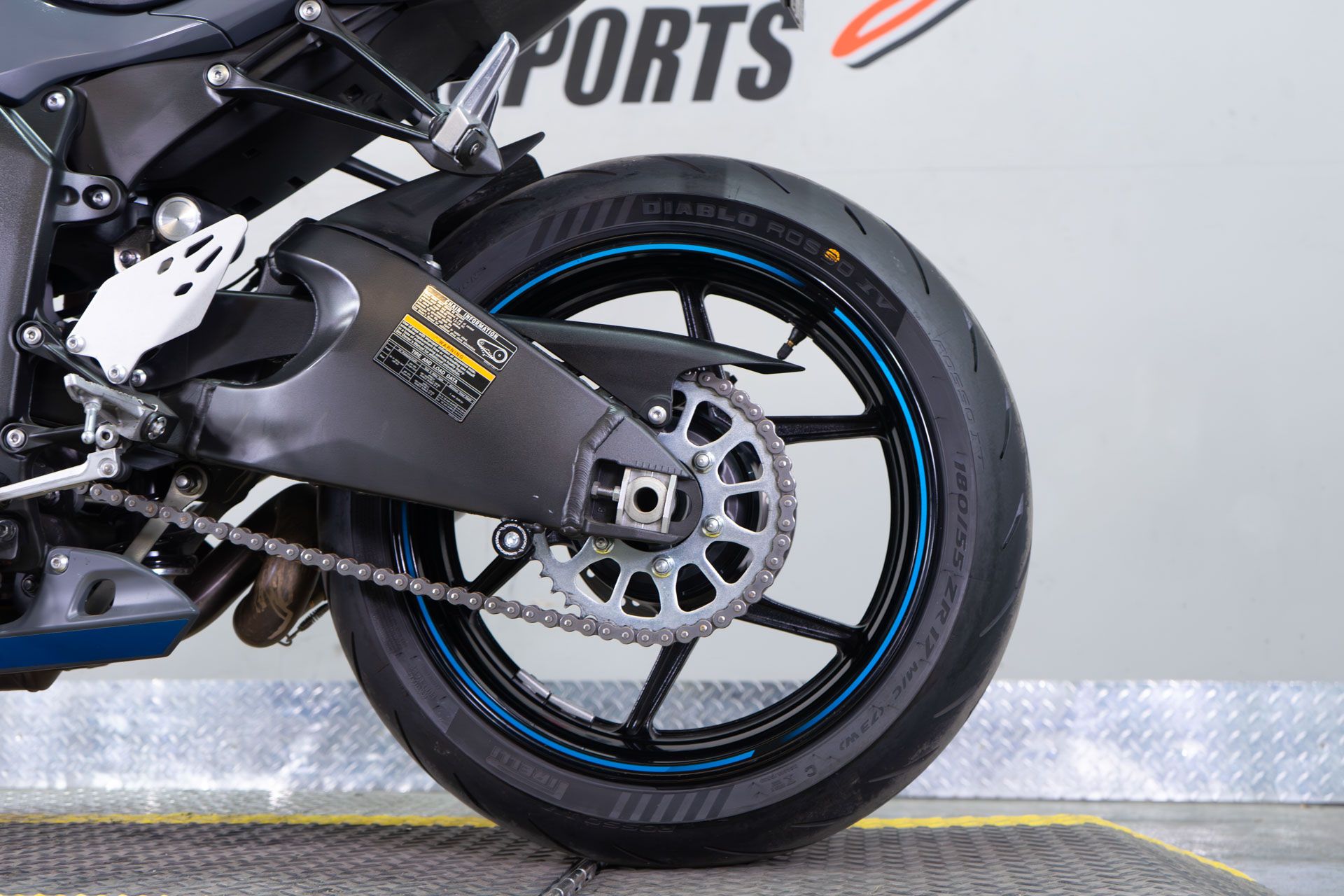 2025 Kawasaki Ninja ZX-6R KRT Edition ABS in Sacramento, California - Photo 13