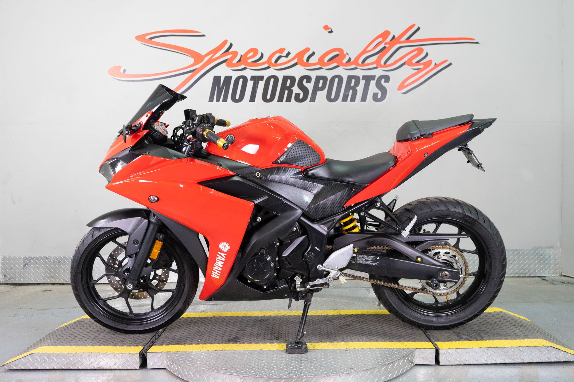 2017 Yamaha YZF-R3 in Sacramento, California - Photo 4