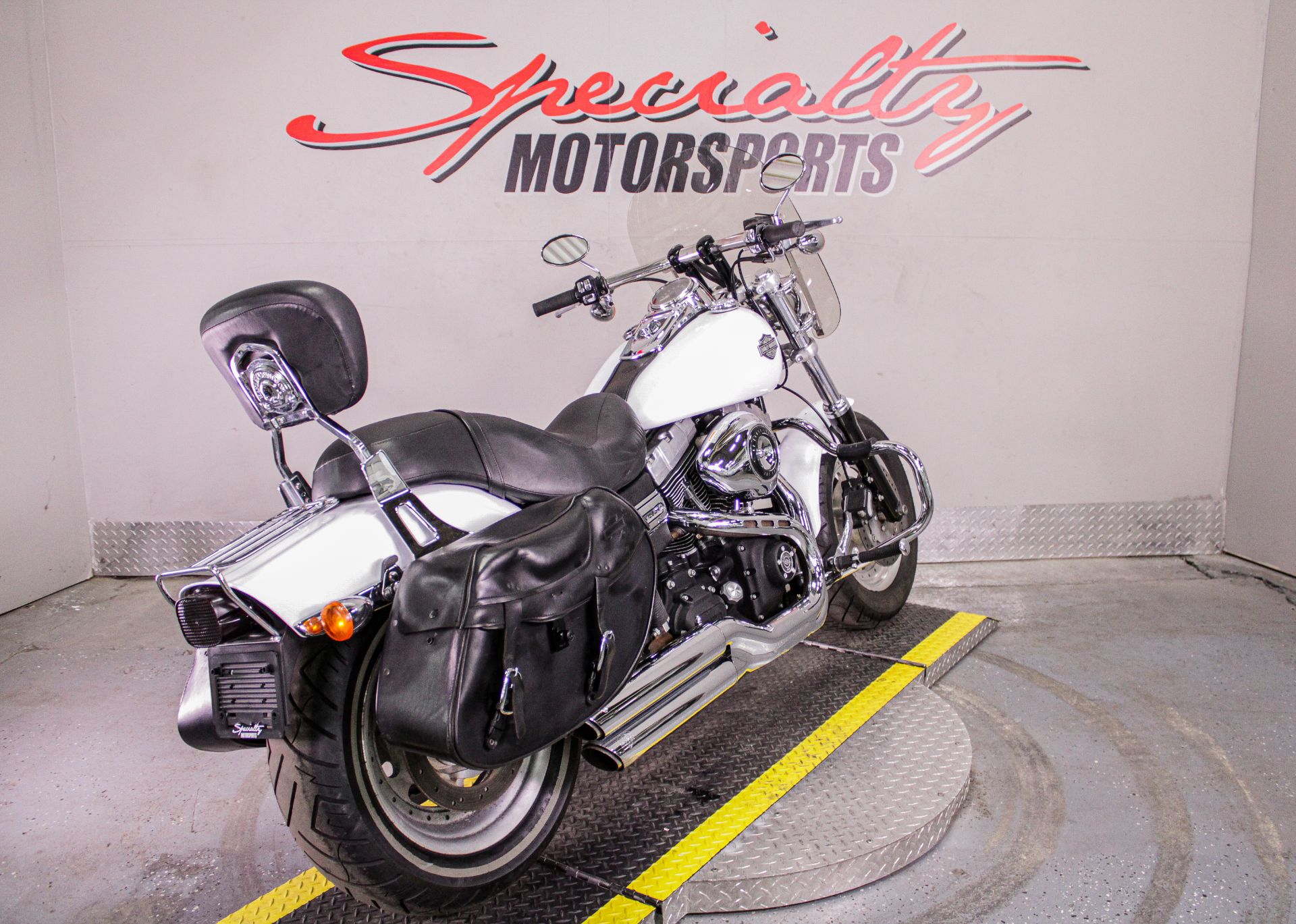 HAR301062 - 2011 - Harley-Davidson - Dyna® Fat Bob® Rear Right Side Angle - Photo 5