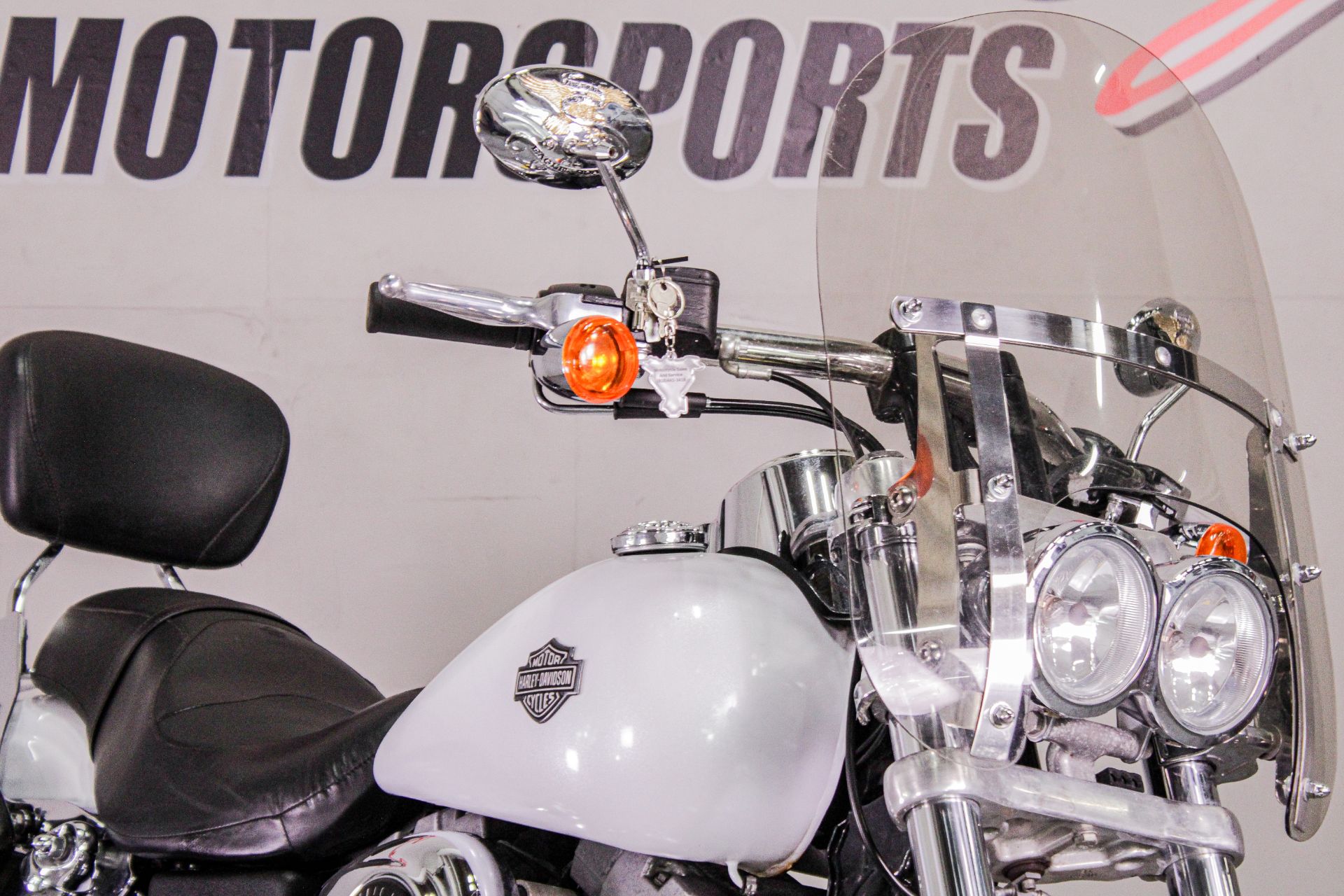 HAR301062 - 2011 - Harley-Davidson - Dyna® Fat Bob® Front Right Zoomed In - Photo 14