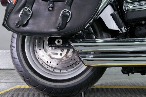2011 - Harley-Davidson - Dyna® Fat Bob® - Photo 4