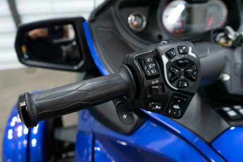 2013 Can-Am Spyder® RT Limited in Sacramento, California - Photo 9