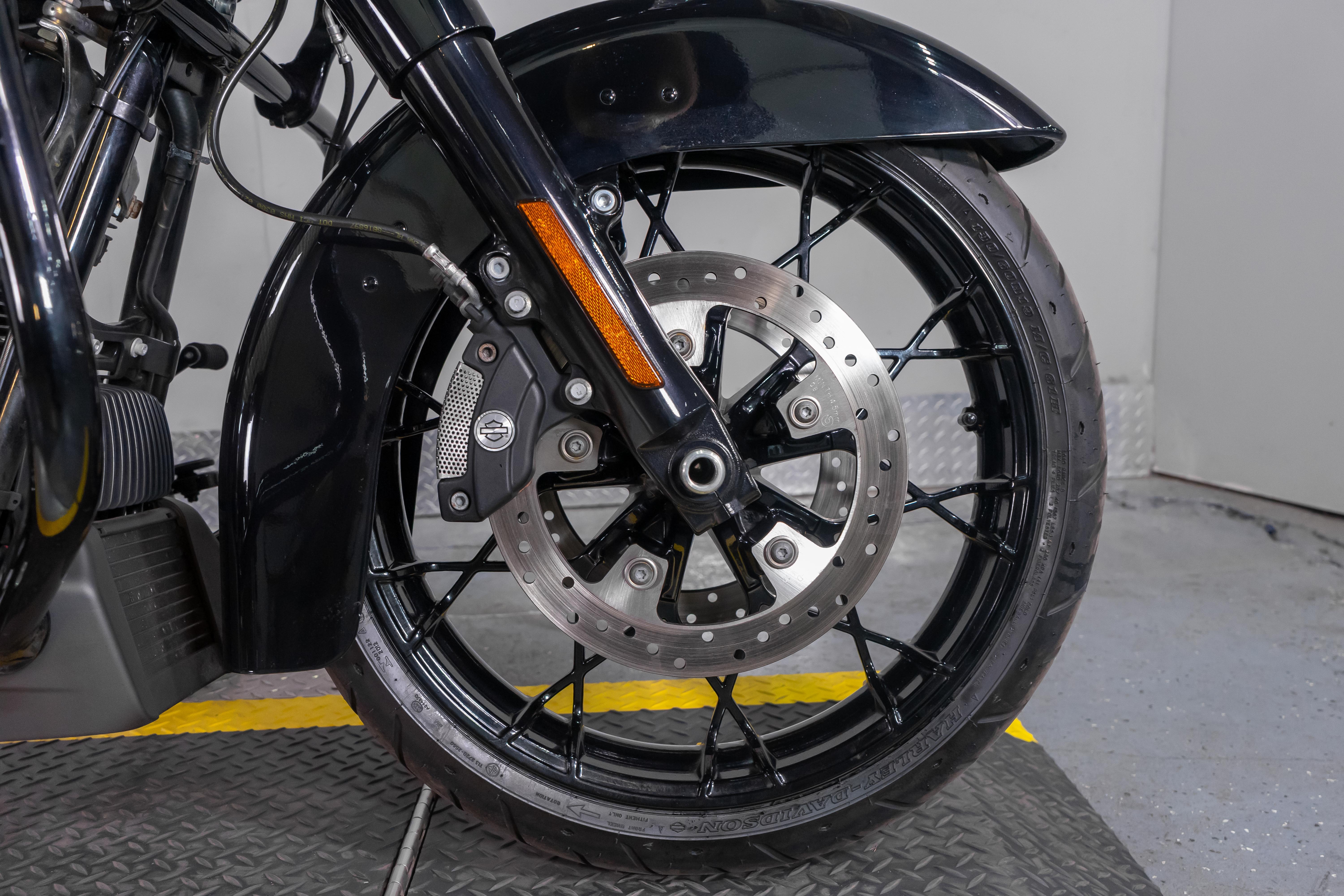 2020 Harley-Davidson Road Glide® Special 9