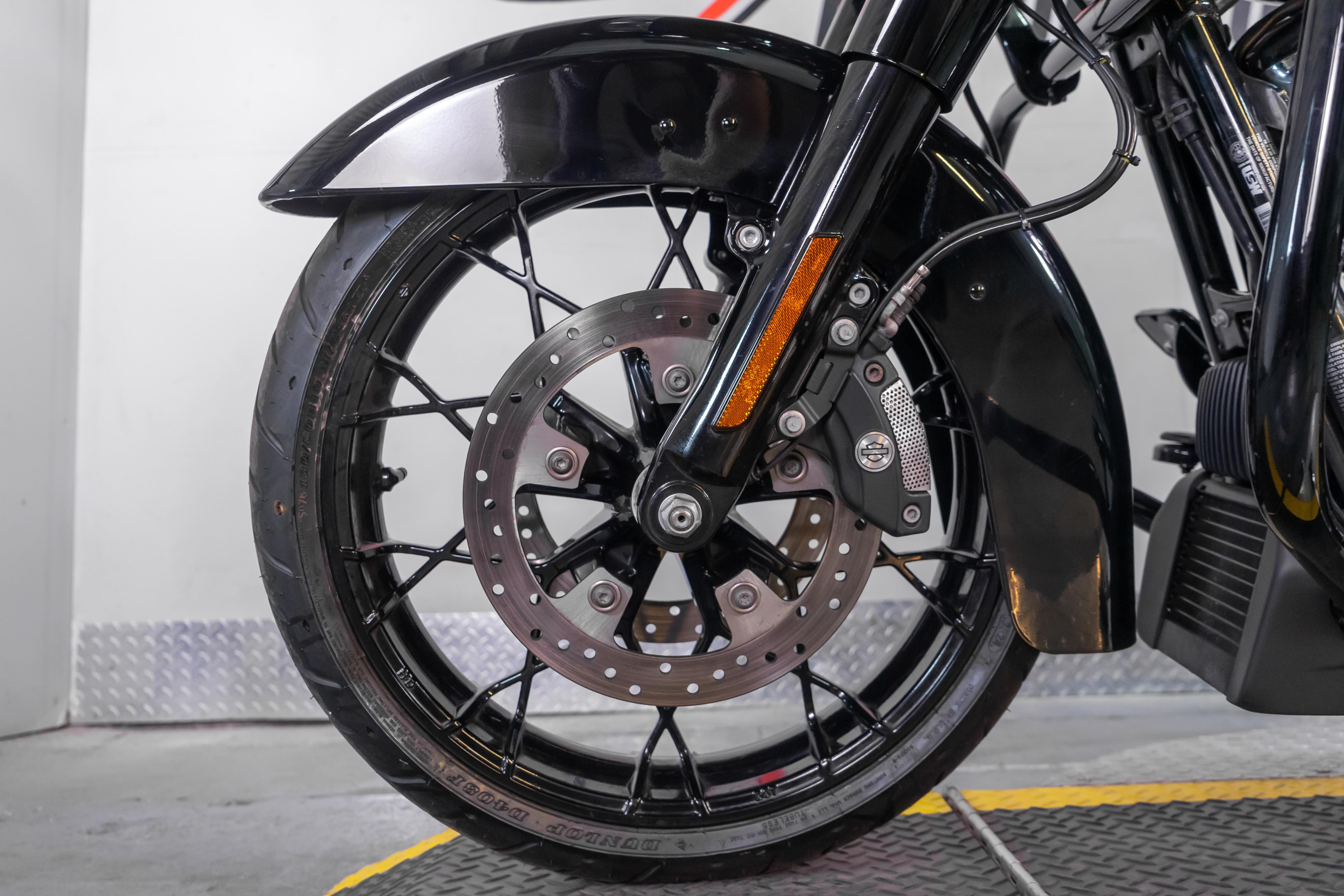 2020 Harley-Davidson Road Glide® Special 10
