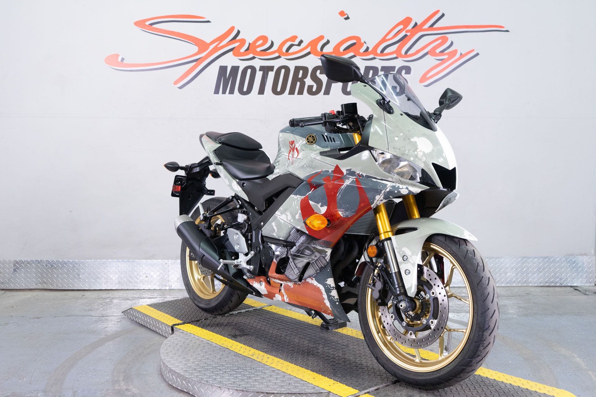 2022 Yamaha YZF-R3 World GP 60th Anniversary Edition in Sacramento, California - Photo 2