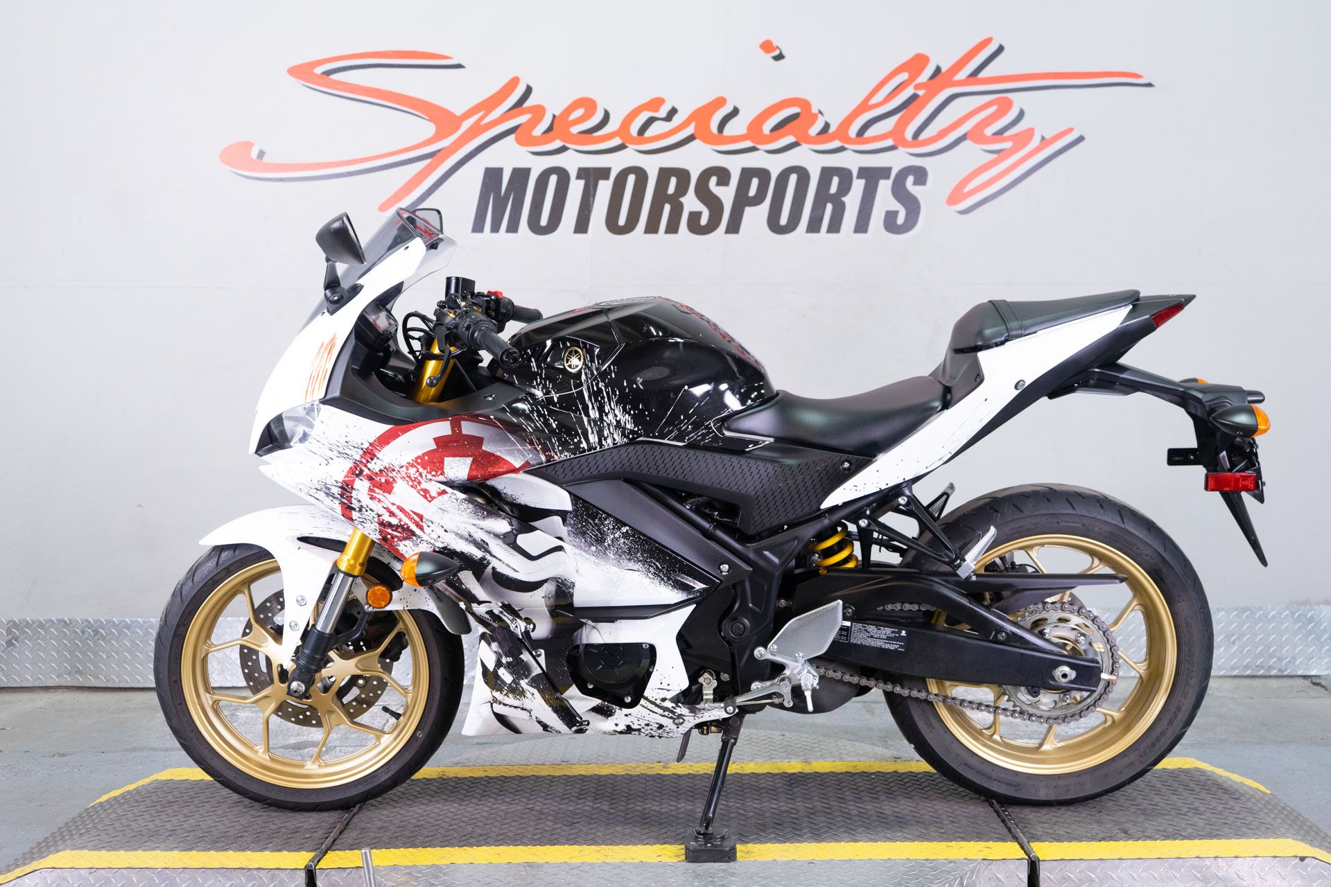 2022 Yamaha YZF-R3 World GP 60th Anniversary Edition in Sacramento, California - Photo 4