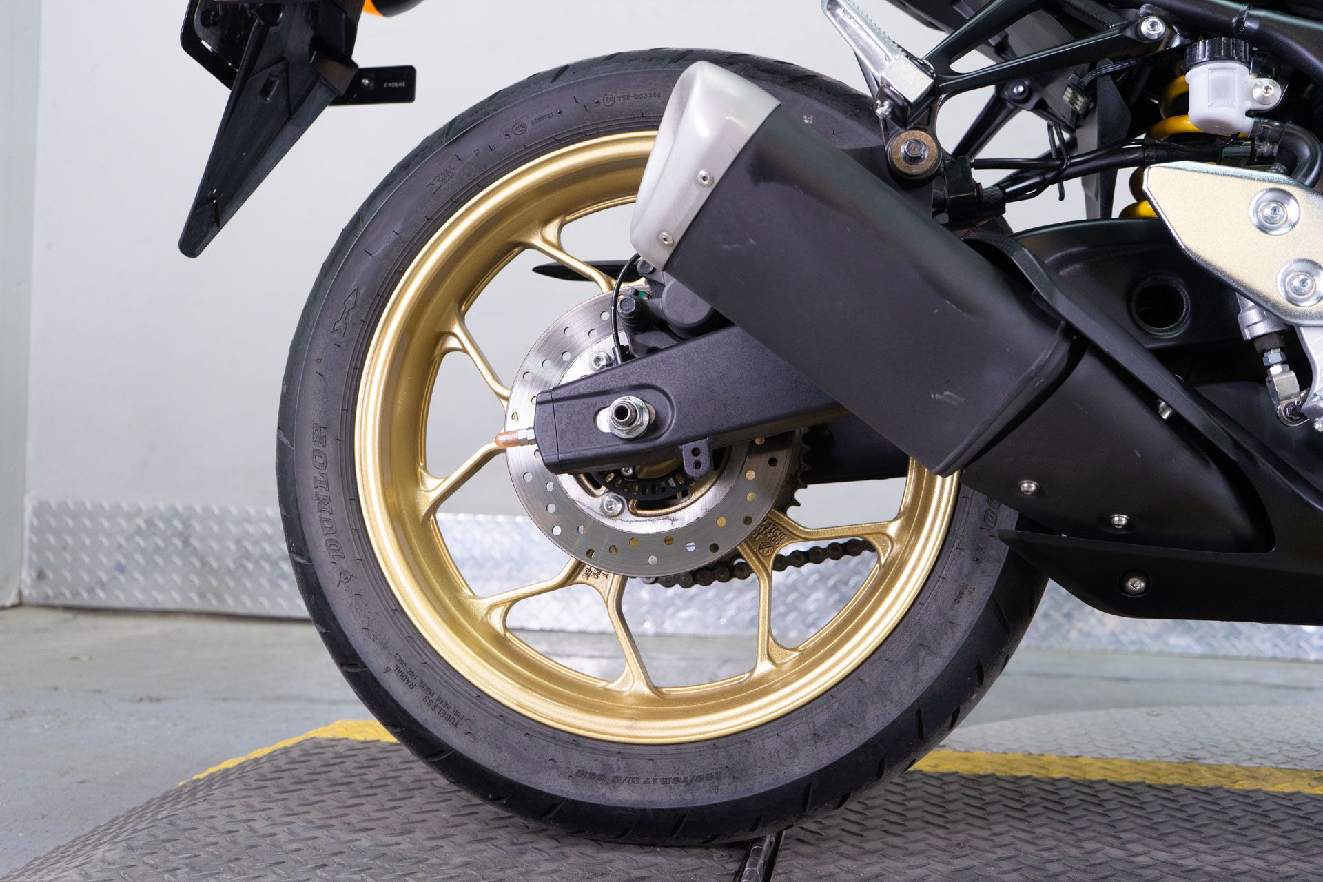 2022 Yamaha YZF-R3 World GP 60th Anniversary Edition in Sacramento, California - Photo 8