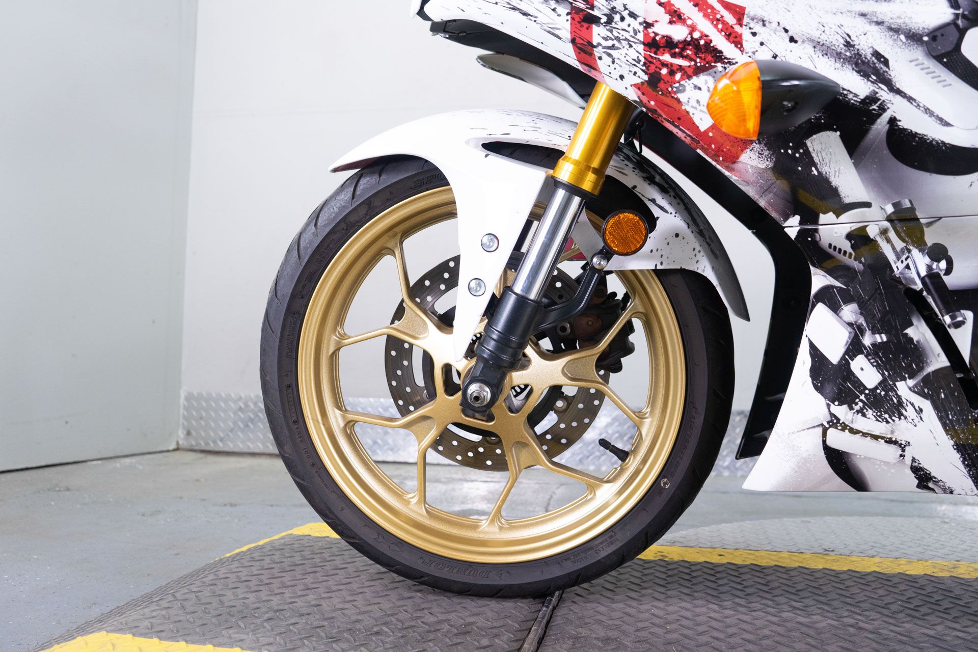 2022 Yamaha YZF-R3 World GP 60th Anniversary Edition in Sacramento, California - Photo 12