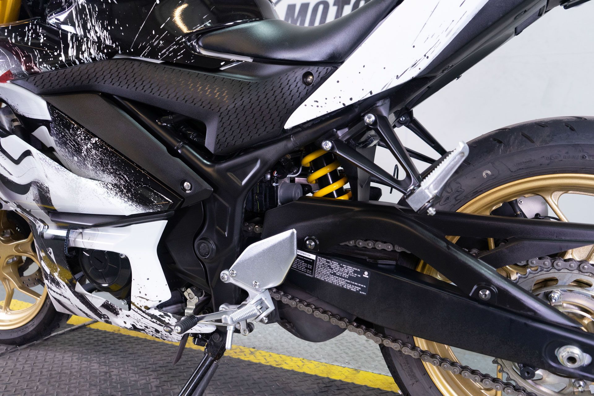 2022 Yamaha YZF-R3 World GP 60th Anniversary Edition in Sacramento, California - Photo 14