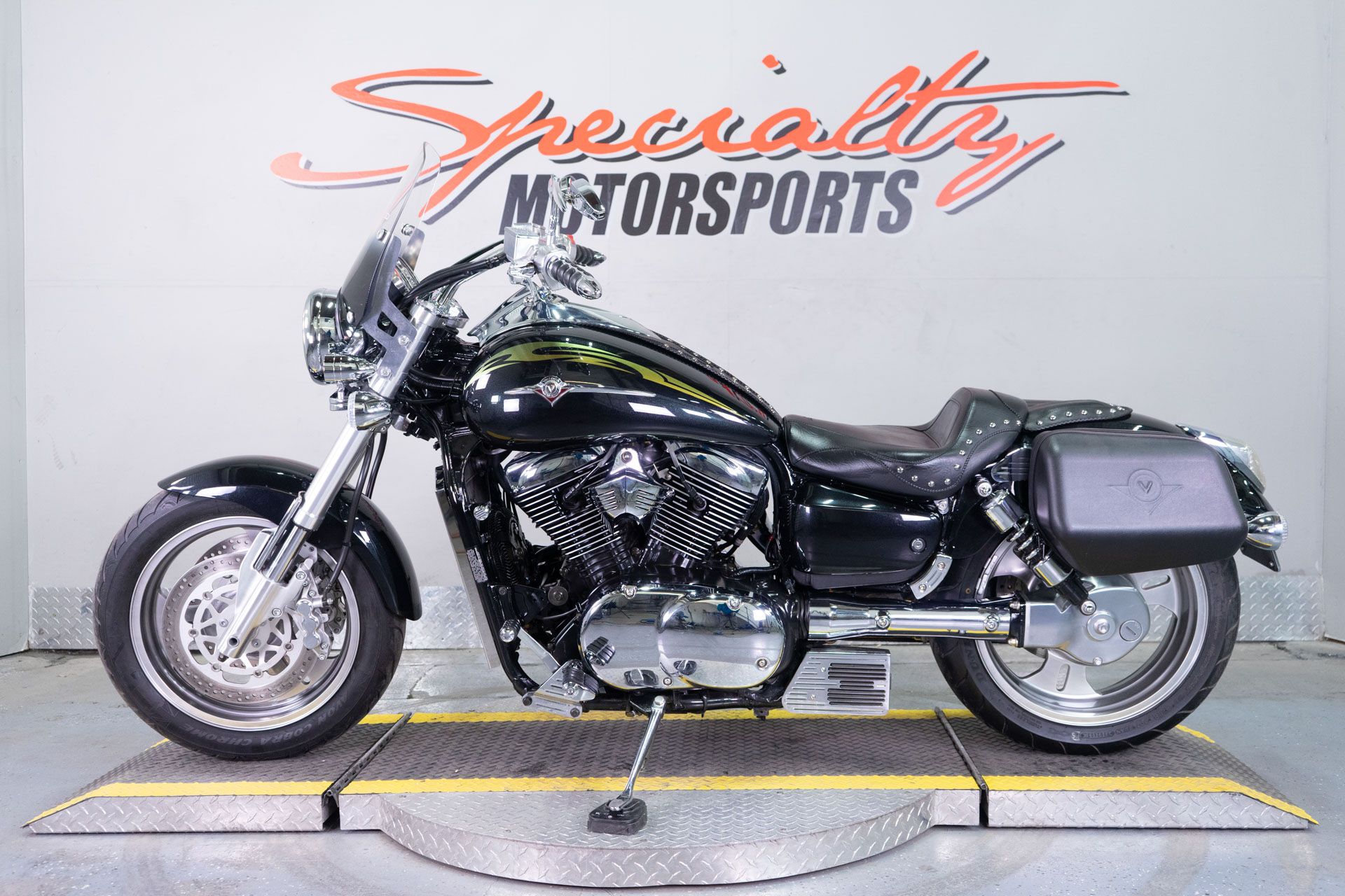 2004 Kawasaki Vulcan® 1600 Mean Streak® in Sacramento, California - Photo 4