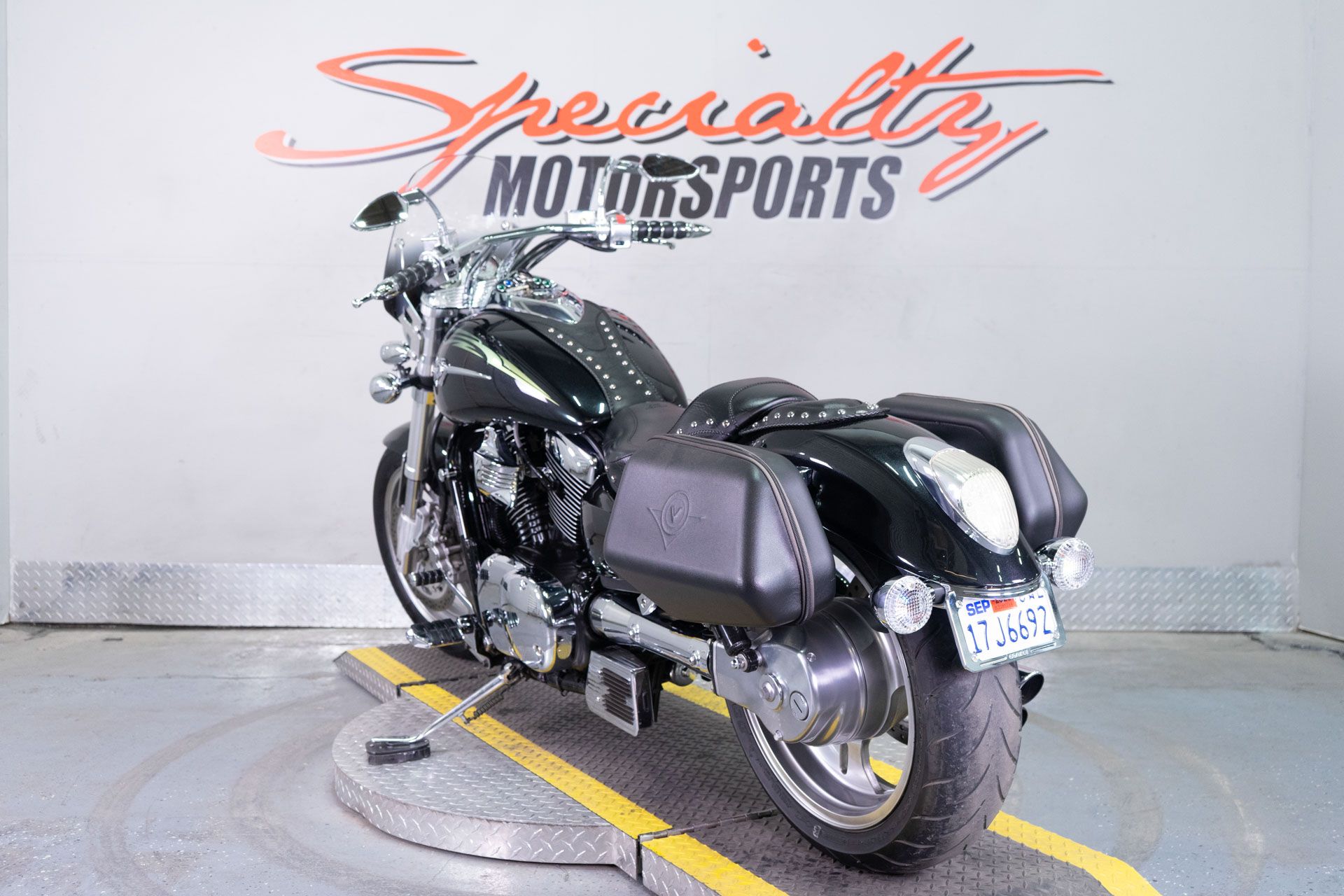 2004 Kawasaki Vulcan® 1600 Mean Streak® in Sacramento, California - Photo 5