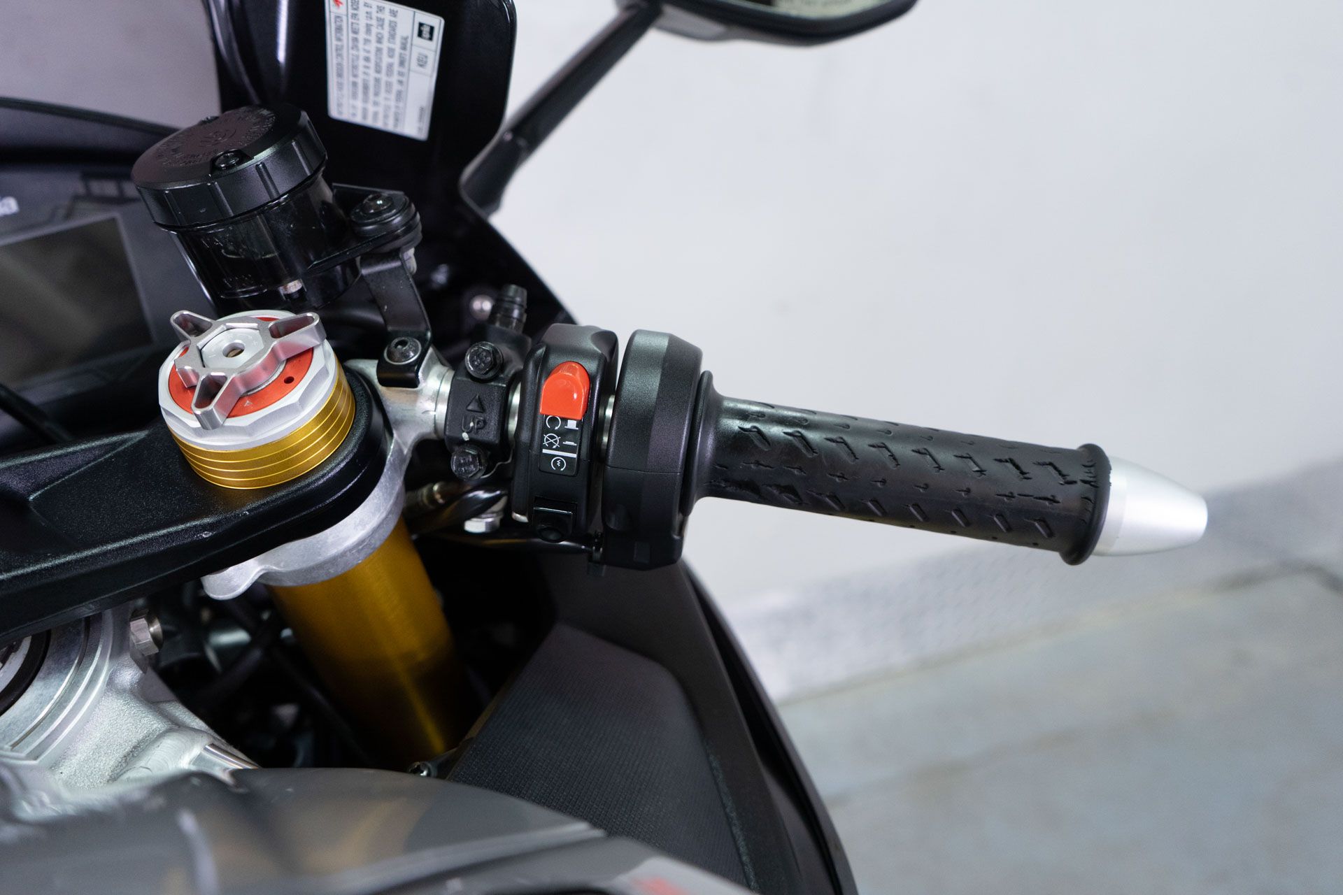 2017 Aprilia RSV4 RR ABS in Sacramento, California - Photo 15