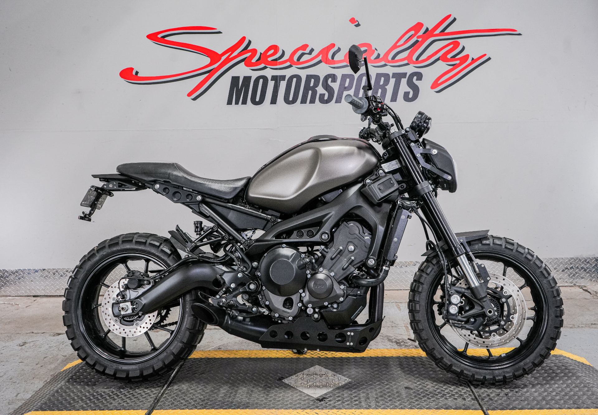 Yamaha XSR900 Image