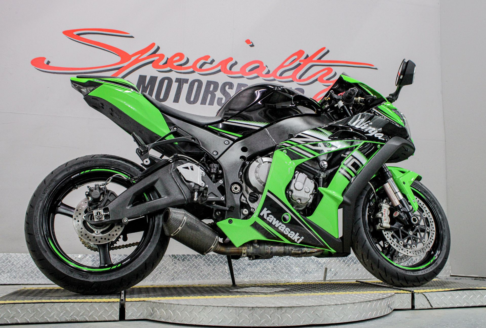 BEETJapan NASSRT Evolution ZX-10R 2016〜 2016 Kawasaki Ninja ZX-10R First First-Ride Review + Video