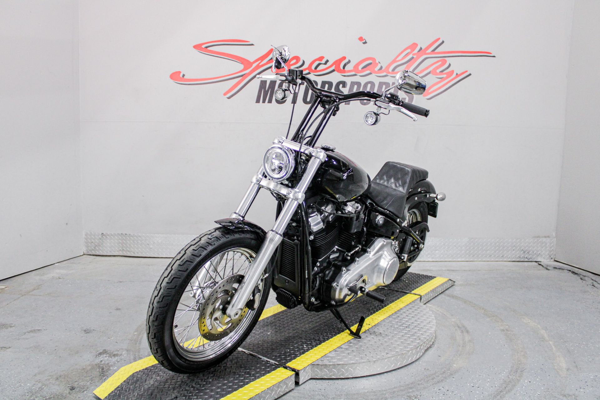 Front Left Side View - Photo 9