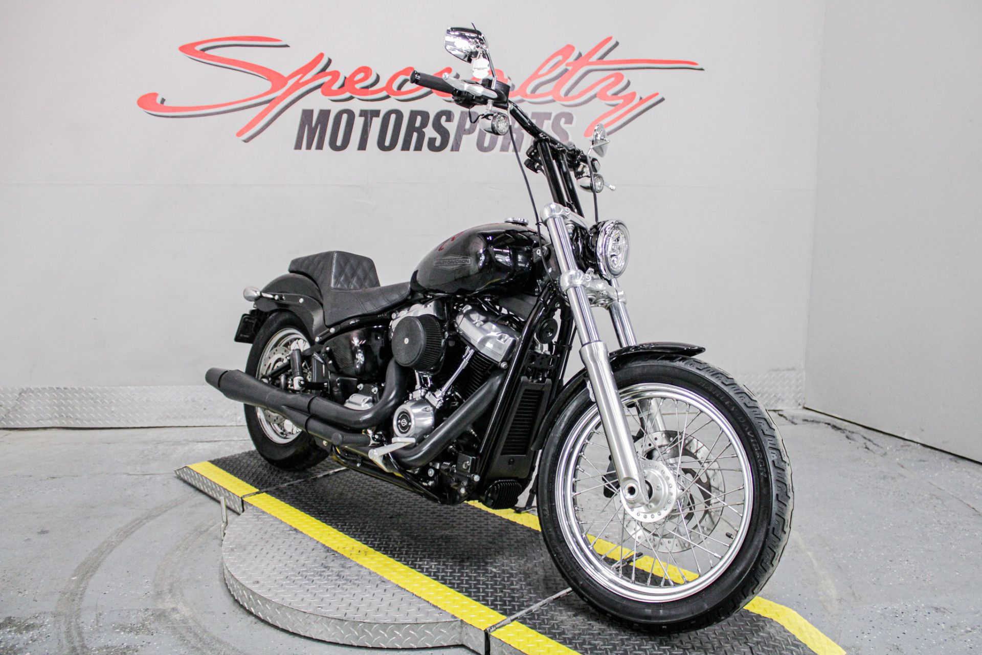 Front Right Side View - Photo 12