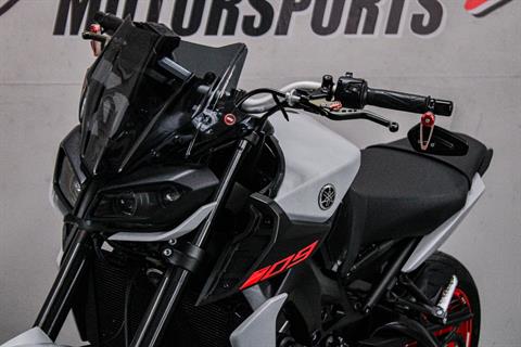 YAM001640 - 2020 - Yamaha Motor Corp., USA - MT-09 Front Left Zoomed In - Photo 11