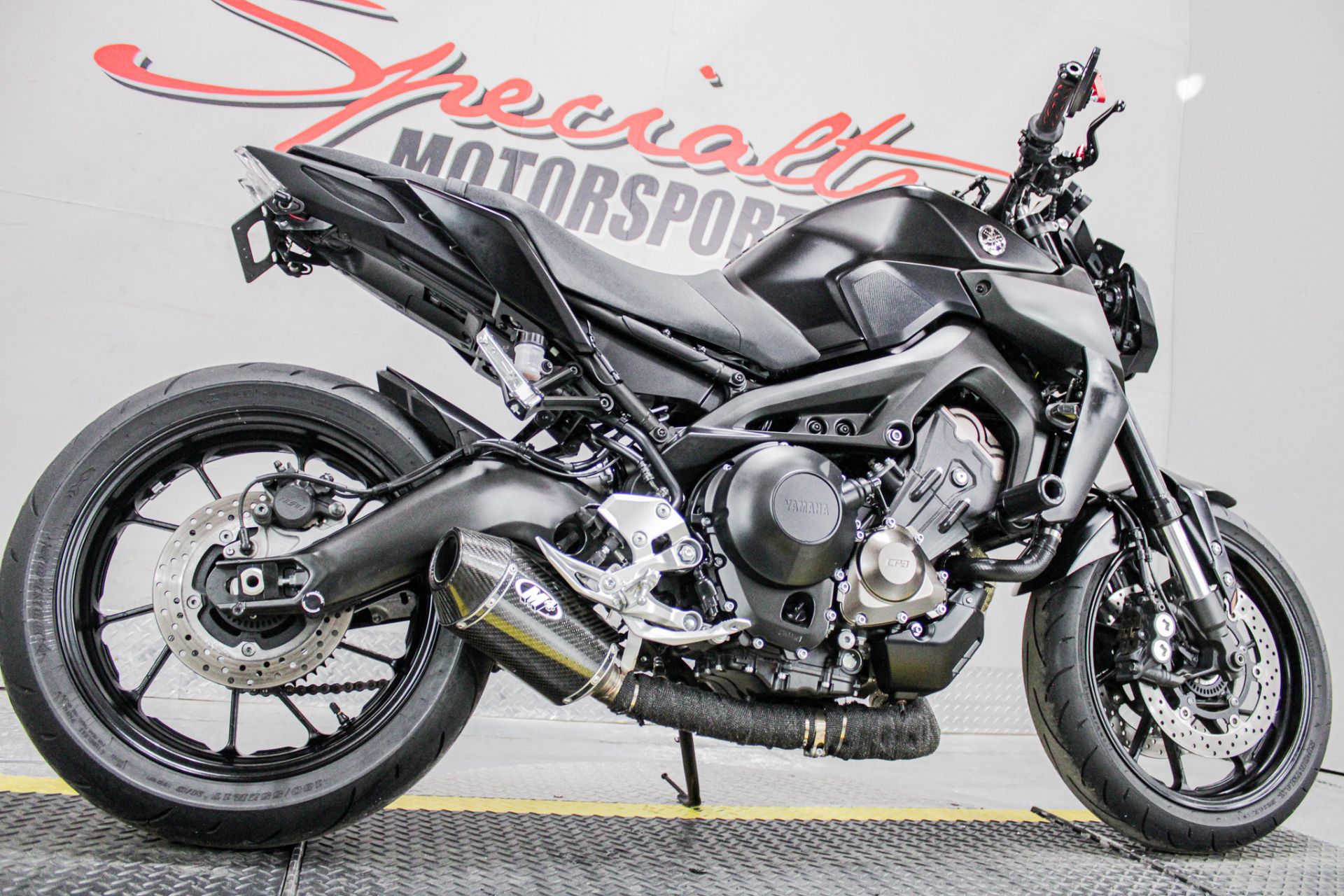 Lower Right Side Angle - Photo 15