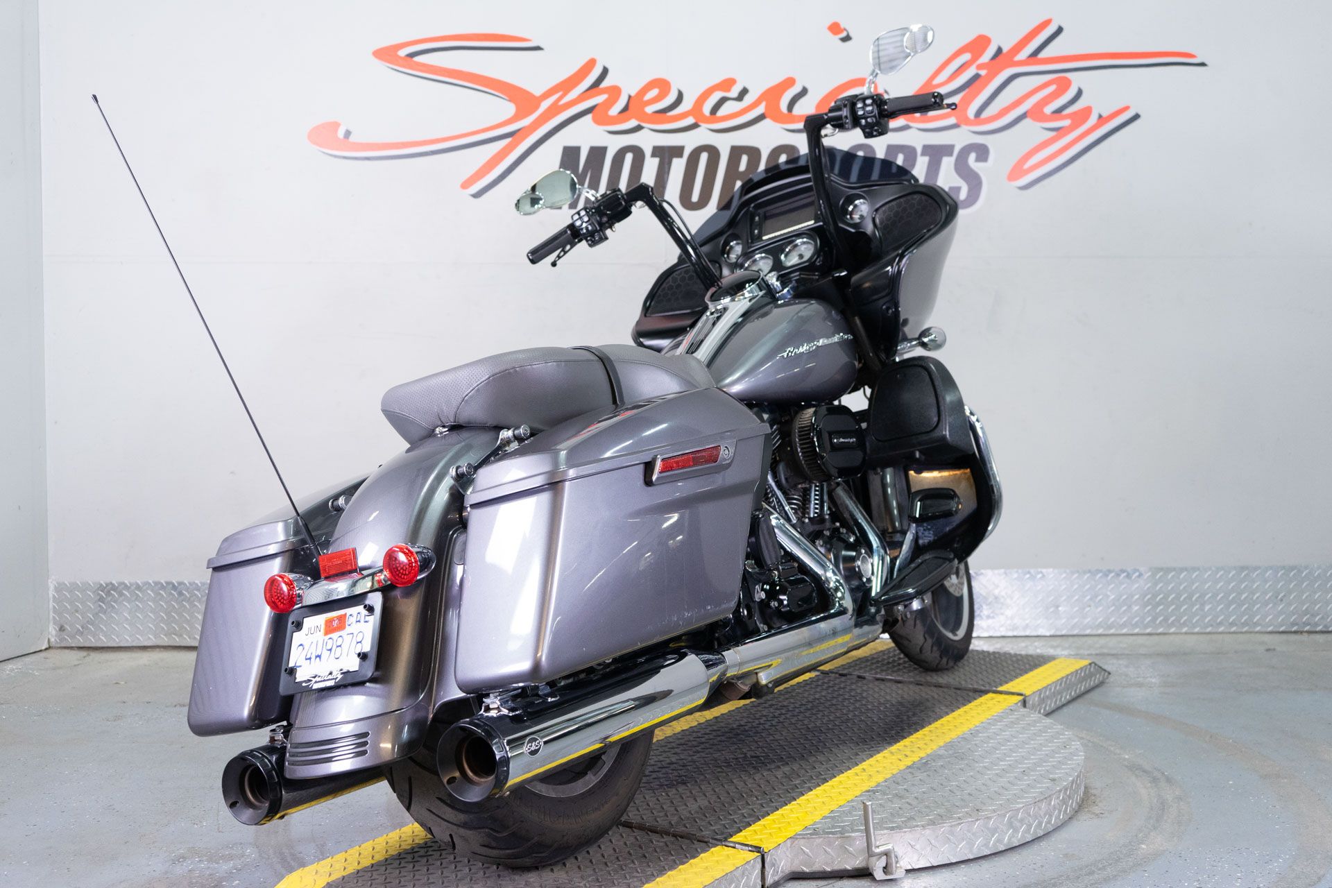 2016 Harley-Davidson Road Glide® in Sacramento, California - Photo 6