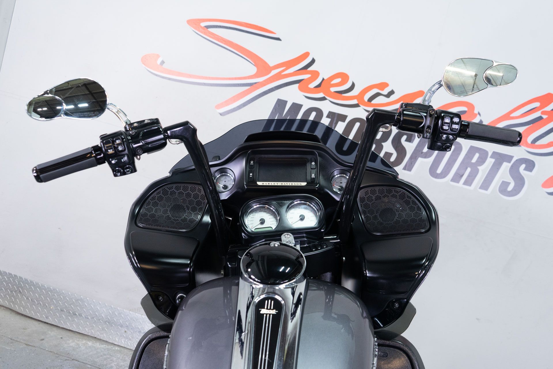 2016 Harley-Davidson Road Glide® in Sacramento, California - Photo 17