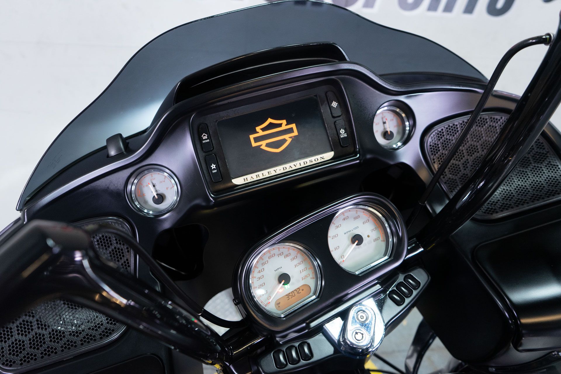 2016 Harley-Davidson Road Glide® in Sacramento, California - Photo 19