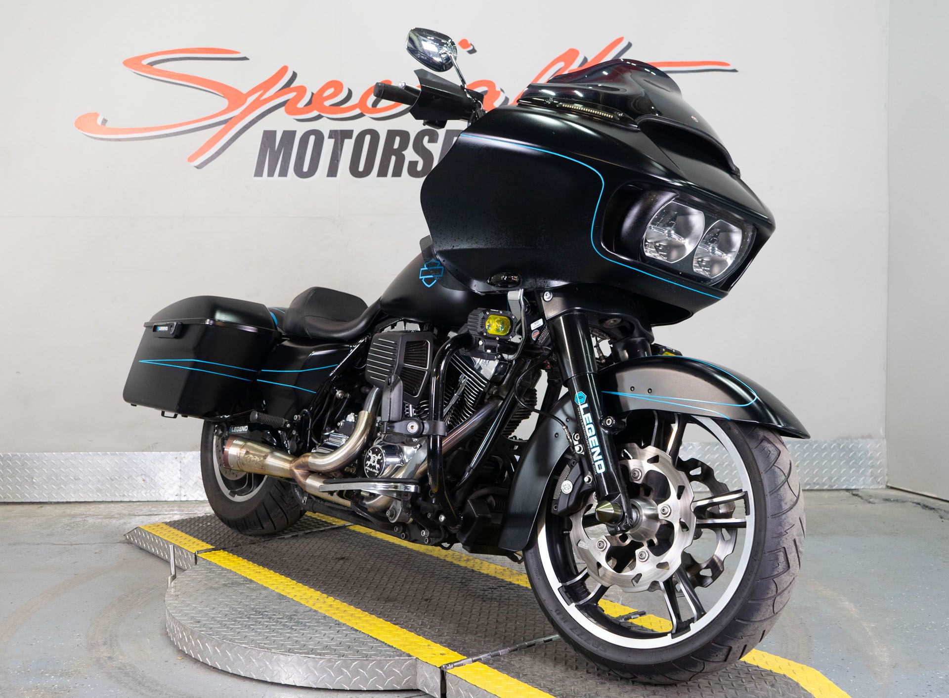 2015 Harley-Davidson Road Glide® Special in Sacramento, California - Photo 2