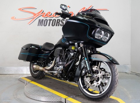 2015 Harley-Davidson Road Glide® Special in Sacramento, California - Photo 2
