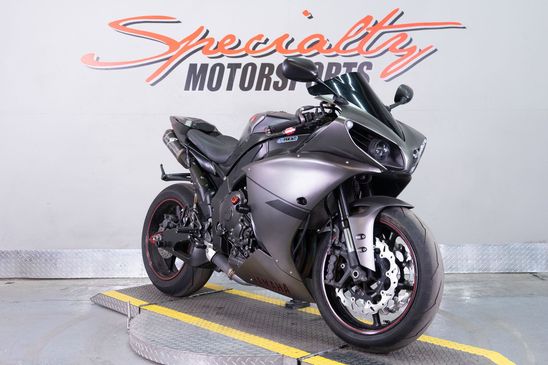 2013 Yamaha YZF-R1 in Sacramento, California - Photo 2
