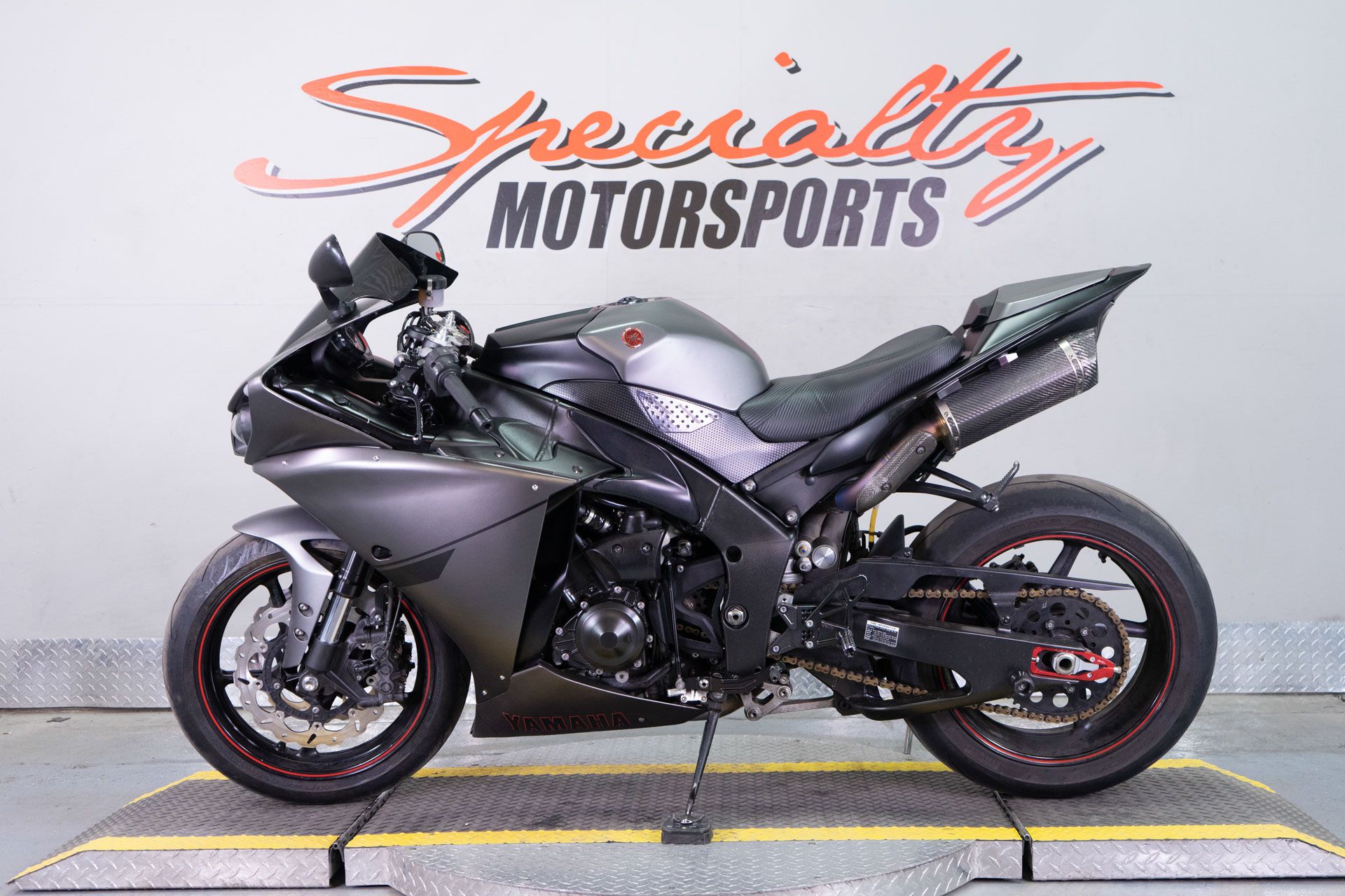 2013 Yamaha YZF-R1 in Sacramento, California - Photo 4