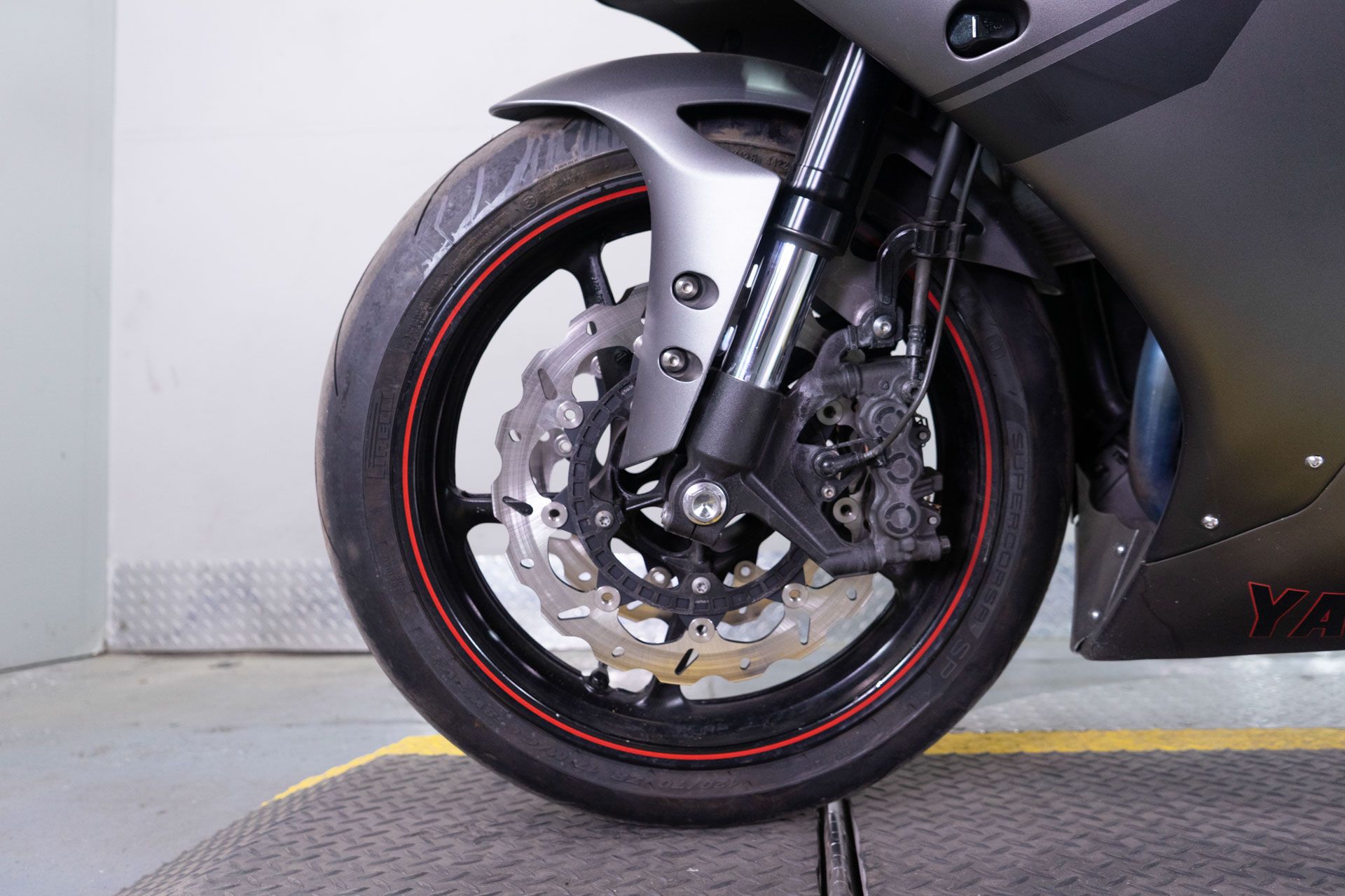 2013 Yamaha YZF-R1 in Sacramento, California - Photo 15