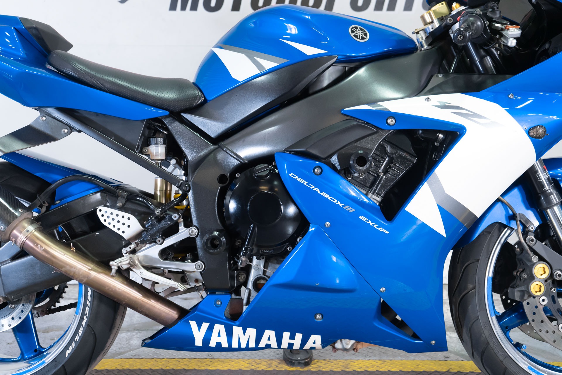 2002 Yamaha YZF-R1 8