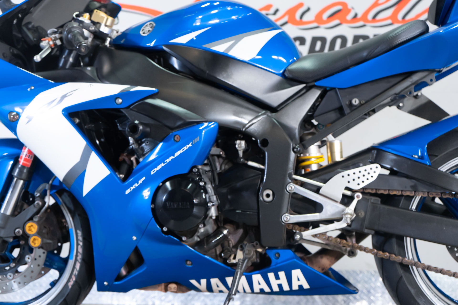 2002 Yamaha YZF-R1 11