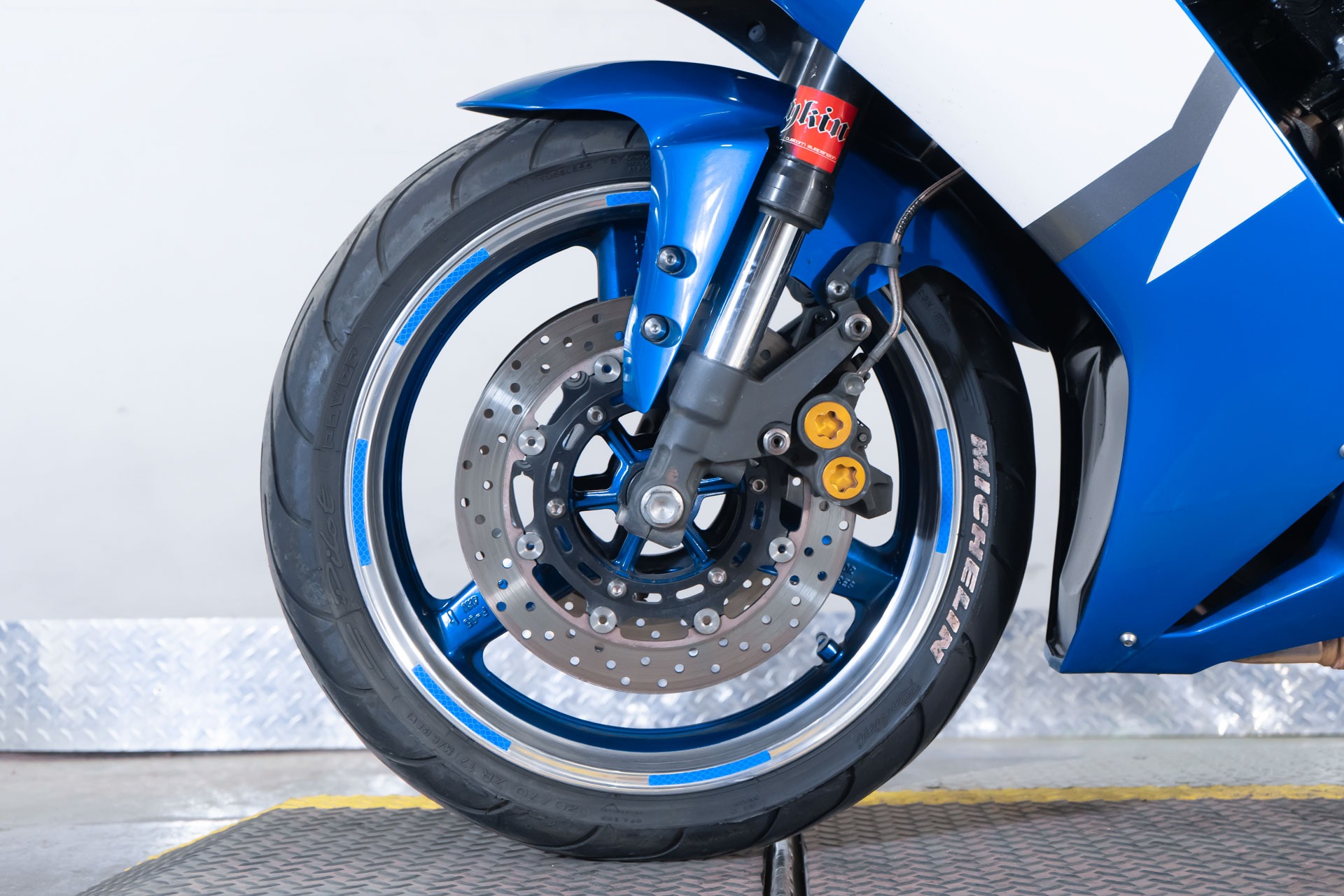 2002 Yamaha YZF-R1 10