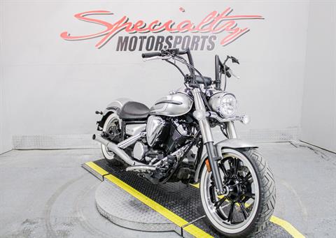 YAM015381 - 2012 - Yamaha Motor Corp., USA - V Star 950 Front Right Side View - Photo 13