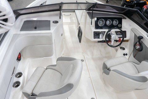 2020 SEA RAY BOATS SPX 190 in Sacramento, California - Photo 8