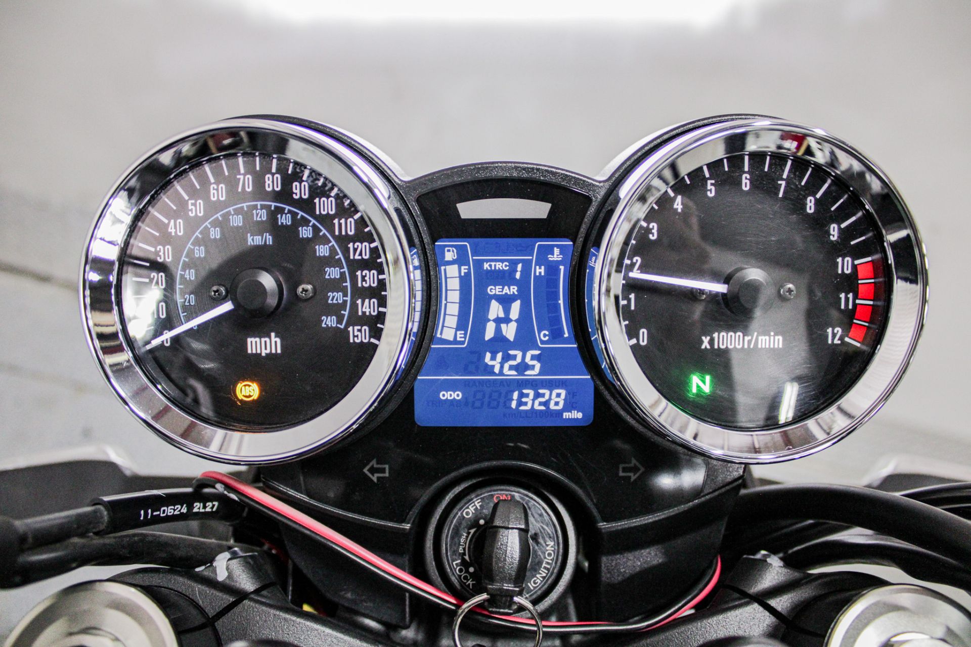 2023 Kawasaki Z900RS in Sacramento, California - Photo 17